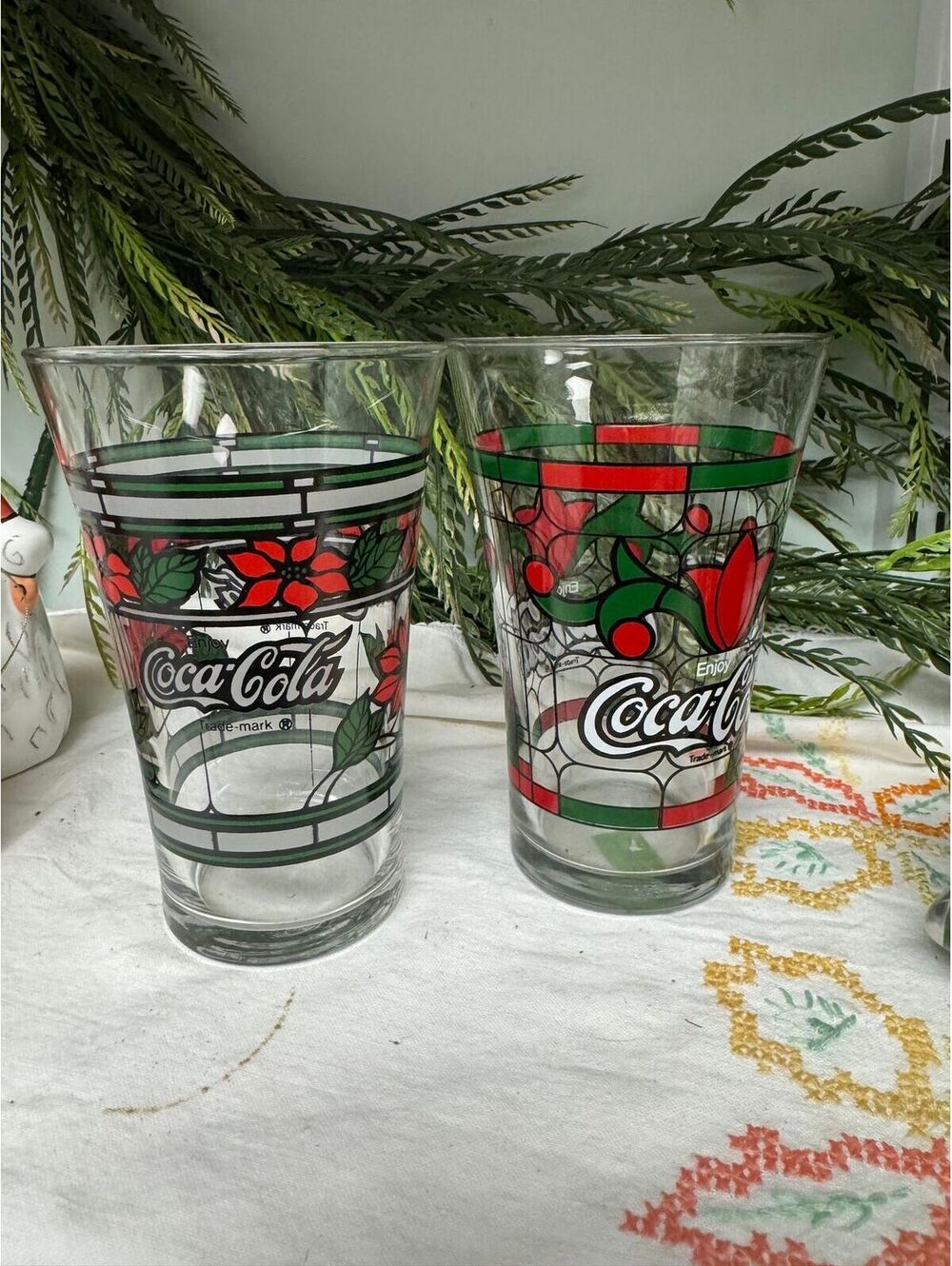 #12vc - Pair of Vintage oca Cola stain glass tulip drinking glass
